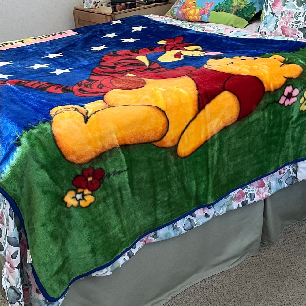 Disney Vibrant Blue and Green Blanket with Pooh and Tigger